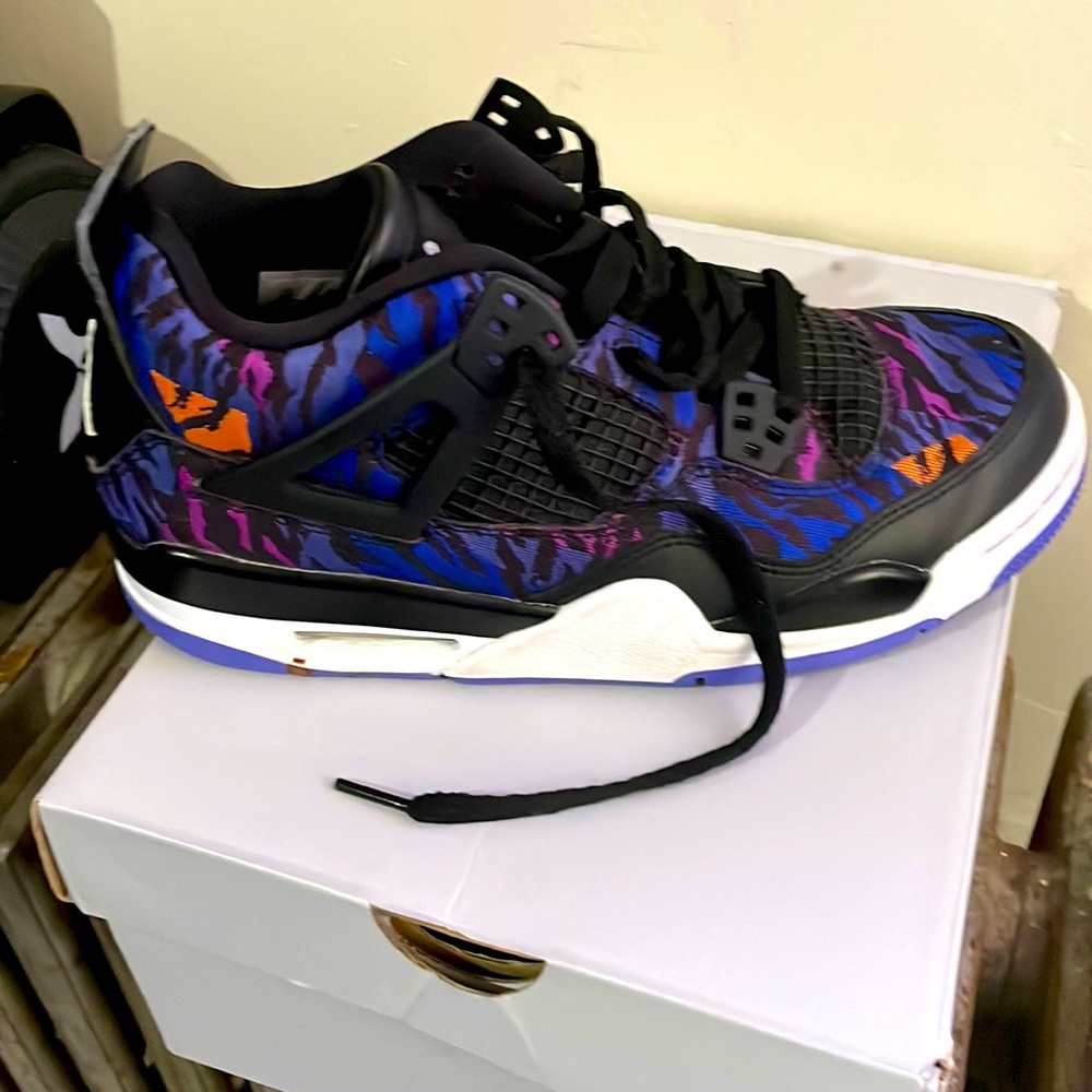 Jordan retro 4